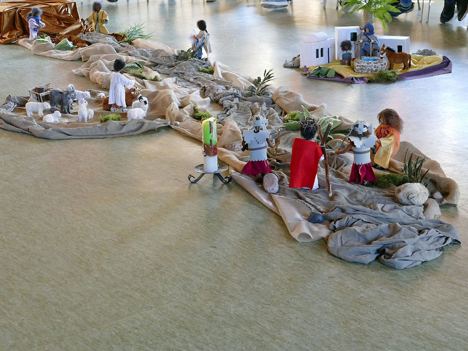 Kinderkarfreitagsliturgie im Gemeindezentrum (Foto: Karl-Franz Thiede)